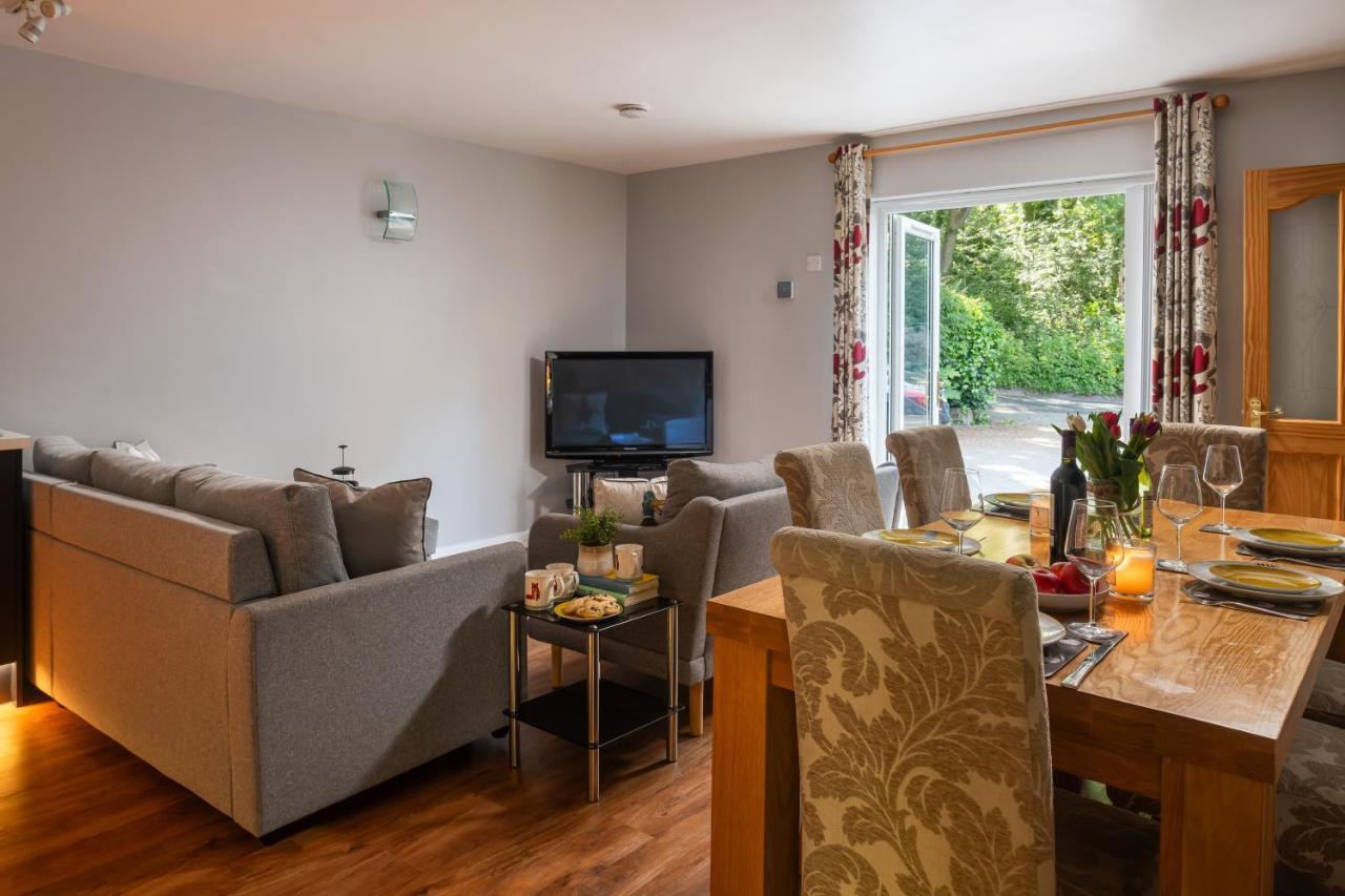 The Coachhouse - Cottage With Private Hot Tub Colwyn Bay Eksteriør bilde