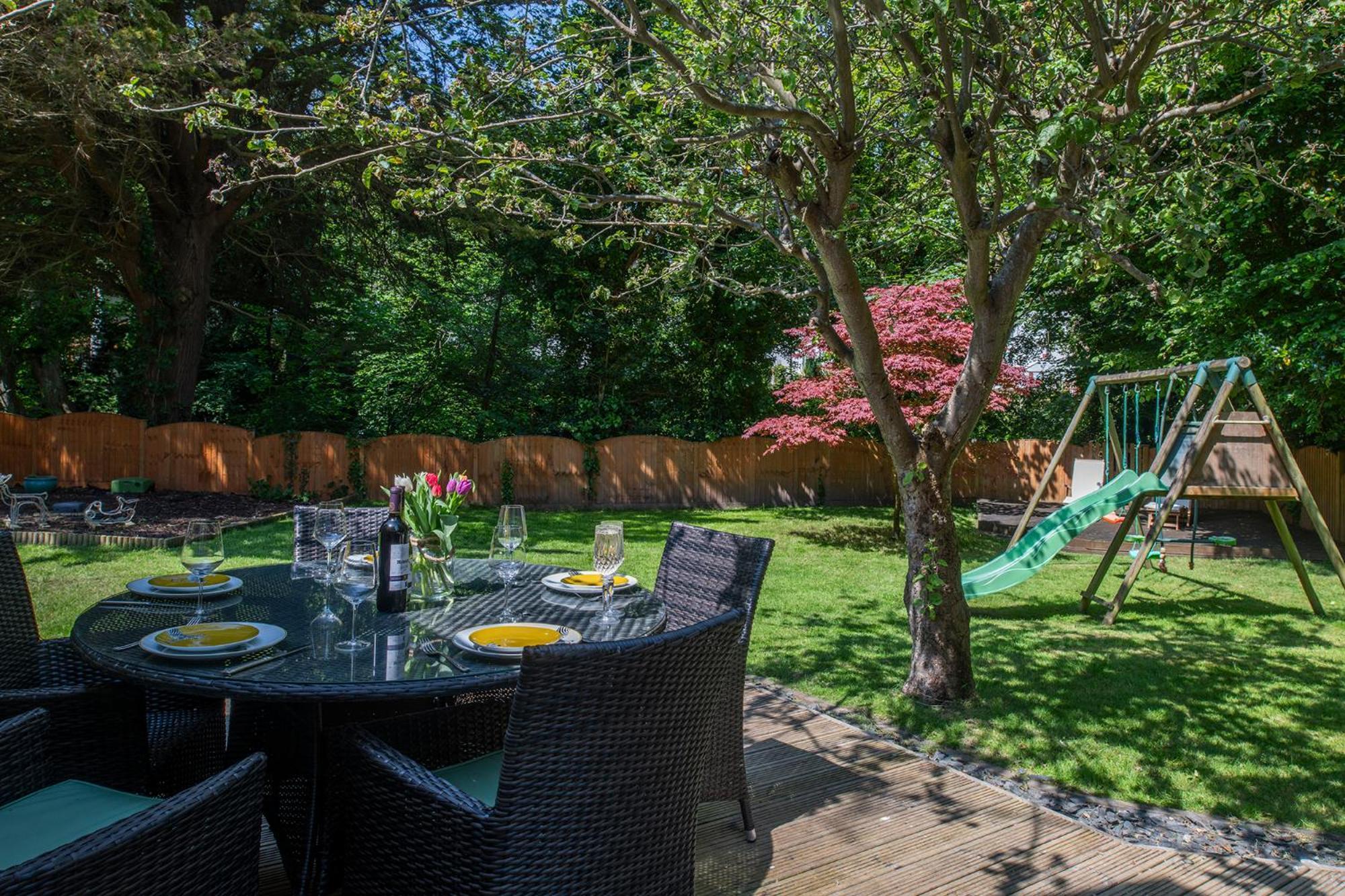 The Coachhouse - Cottage With Private Hot Tub Colwyn Bay Eksteriør bilde